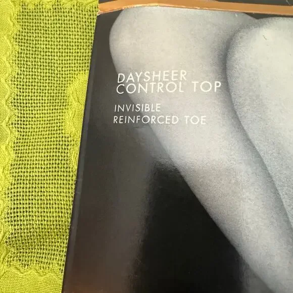 Lane Bryant Daysheer Control Top Pantyhose Black Size C Reinforced Toe NWT NOS - Picture 2 of 5